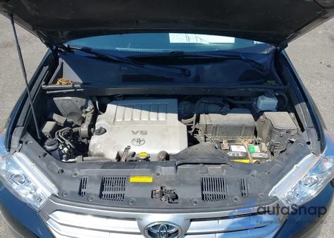 2013 Toyota Highlander Se V6 z USA, uszkodzony, nr VIN 5TDBK3EH8DS211713